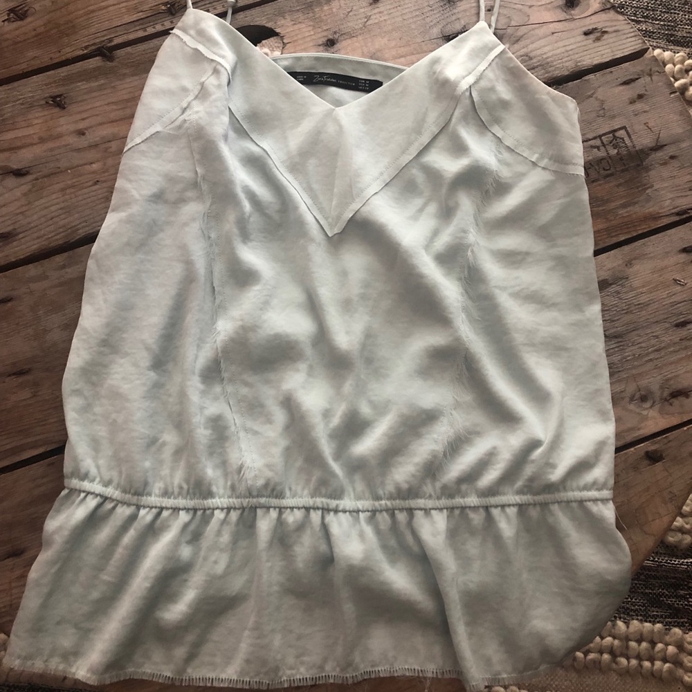 Cute light blue top!